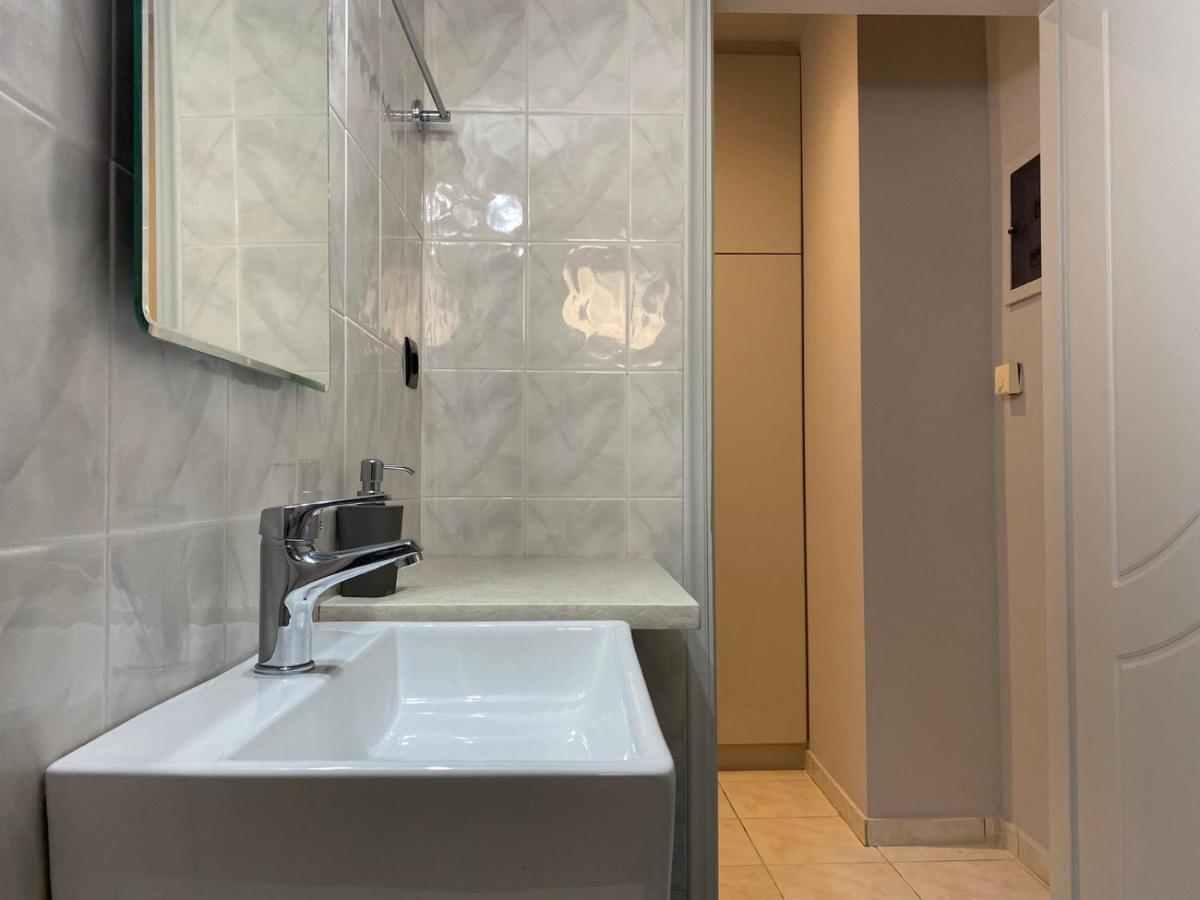Downtown Corner Apartment Kalamata Bagian luar foto